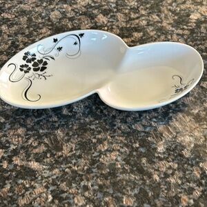 D’LUSSO HOME COLLECTION FINE PORCELAIN DUAL SECTION DISH